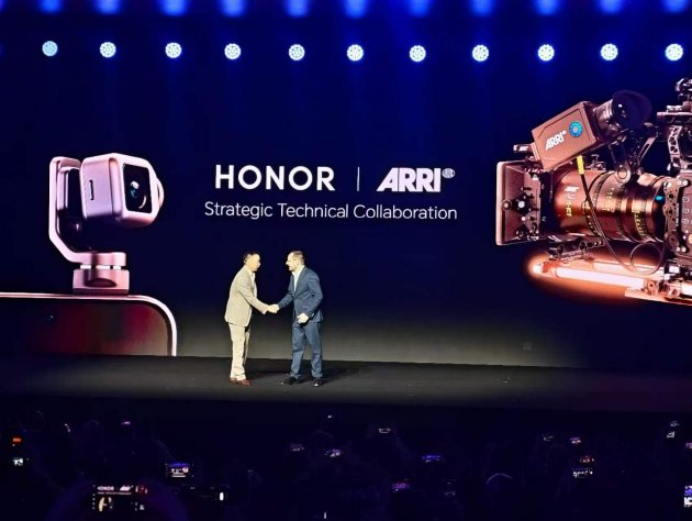  荣耀MWC火力全开：机器人手机颠覆形态，联手阿莱ARRI重写移动影像规则 新闻 荣耀MWC火力全开：机器人手机颠覆形态，联手阿莱ARRI重写移动影像规则 新闻