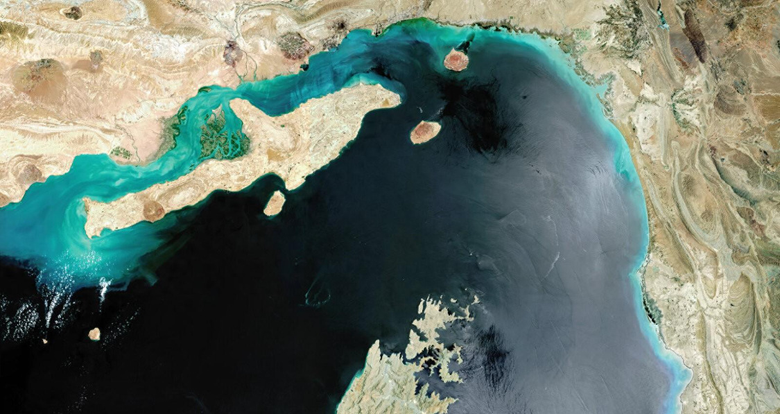  【技术解构】霍尔木兹海峡通行权博弈：伊朗“部分开放”策略的地缘经济学原理 新闻